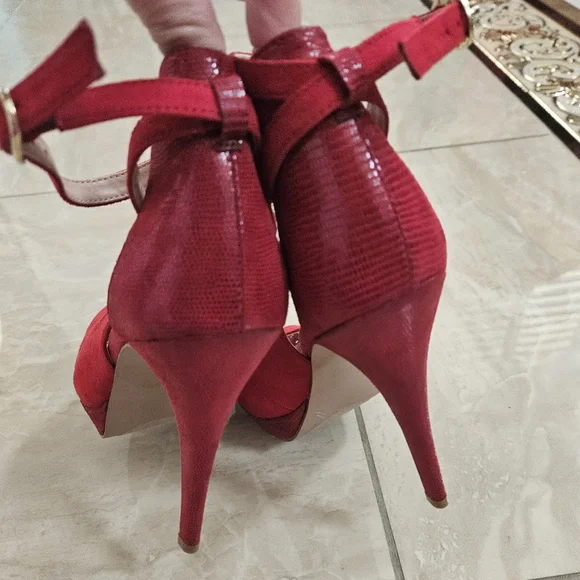Nine West Red Heels Size 5.5 - Picture 9 of 13